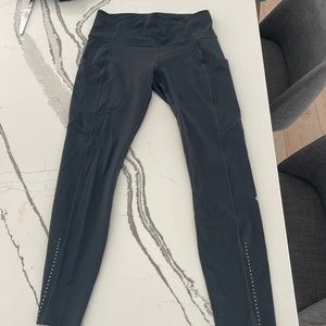Great condition Lululemon fast ‘n free grey leggings!